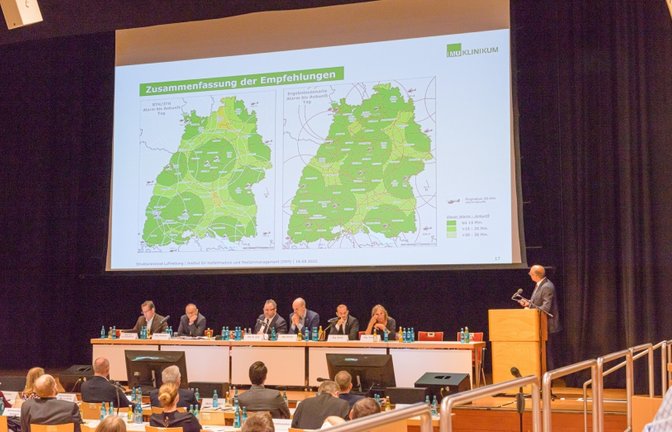 Die Anhörung in der Leonberger Stadthalle. p