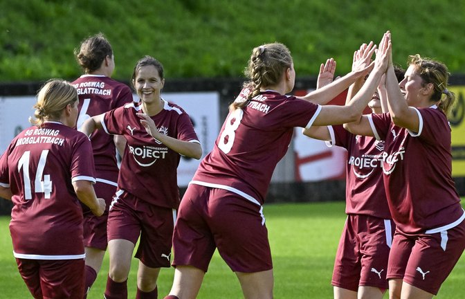 Jede Menge Grund zum Jubeln hatten die Spielerinnen der SGM Roßwag/Großglattbach/Bissingen im Derby gegen den SV Horrheim II. <span class='image-autor'>Foto: Leitner</span>