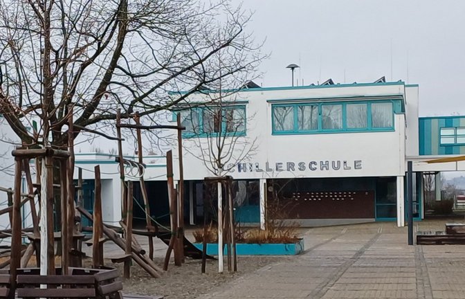 Auf dem Dach der Schillerschule in Hochdorf soll die alte durch eine neue Photovotaik-Anlage ersetzt werden.  <span class='image-autor'>Foto: Rücker</span>