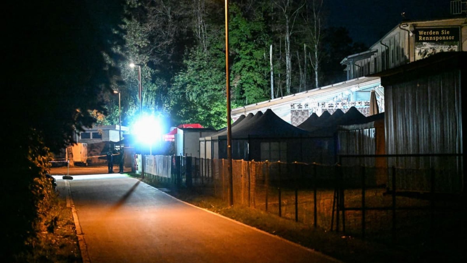 Bei einer Veranstaltung im schweizerischen Schachen sind in der Nacht zum Sonntag Schüsse gefallen.Jason Tschepljakow/dpa Bei einer Veranstaltung im schweizerischen Schachen sind in der Nacht zum Sonntag Schüsse gefallen.Jason Tschepljakow/dpa