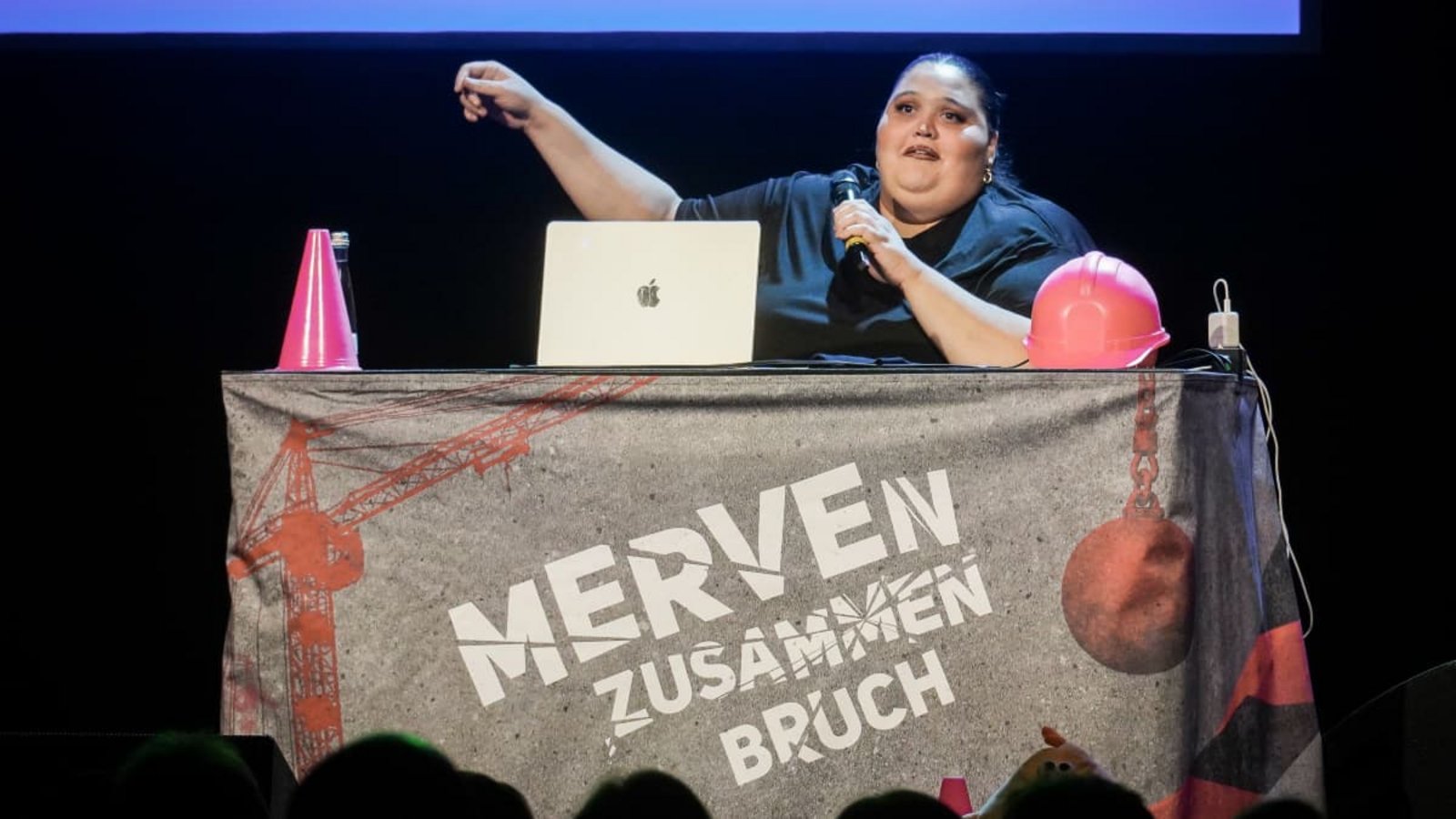 Merve Terzi bei ihrer Commedy-Show im Wizemann.Lichtgut/Ferdinando Iannone Merve Terzi bei ihrer Commedy-Show im Wizemann.Lichtgut/Ferdinando Iannone