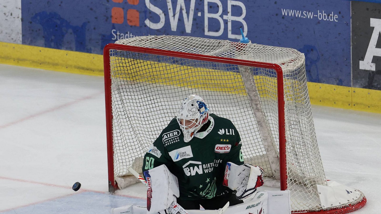 Eine bärenstarke Leistung hat Felix Noach im Kasten der Bietigheim Steelers gegen die Kassel Huskies gezeigt, auch wenn er die Niederlage nicht verhindern konnte. Foto: Baumann