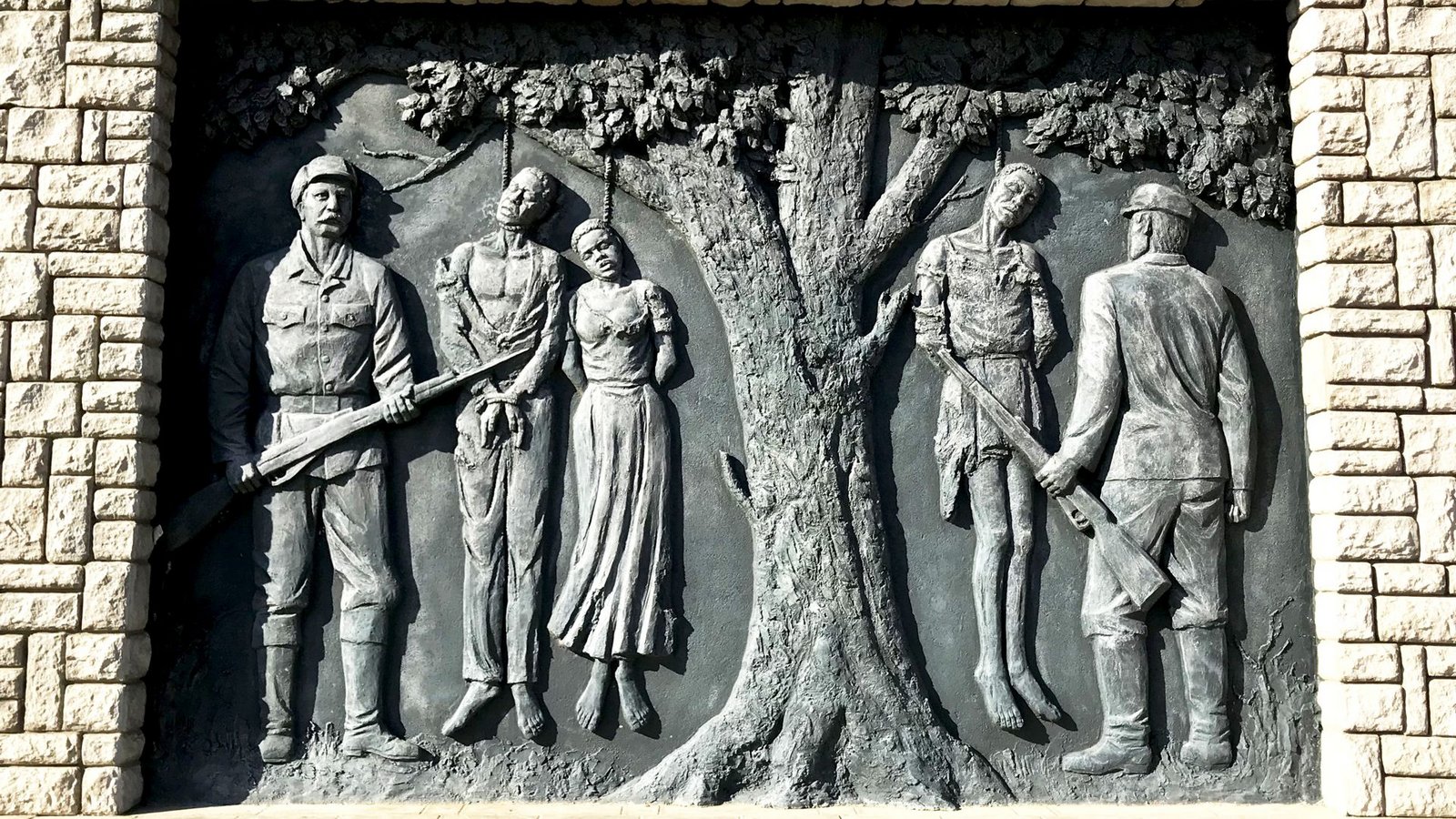 Das Denkmal in Windhuk erinnert  an den  Völkermord an den Herero und Nama durch deutschen Kolonialtruppen.Foto: Jürgen Bätz/dpa/Jürgen Bätz
