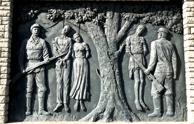 Das Denkmal in Windhuk erinnert  an den  Völkermord an den Herero und Nama durch deutschen Kolonialtruppen.<span class='image-autor'>Foto: Jürgen Bätz/dpa/Jürgen Bätz</span>