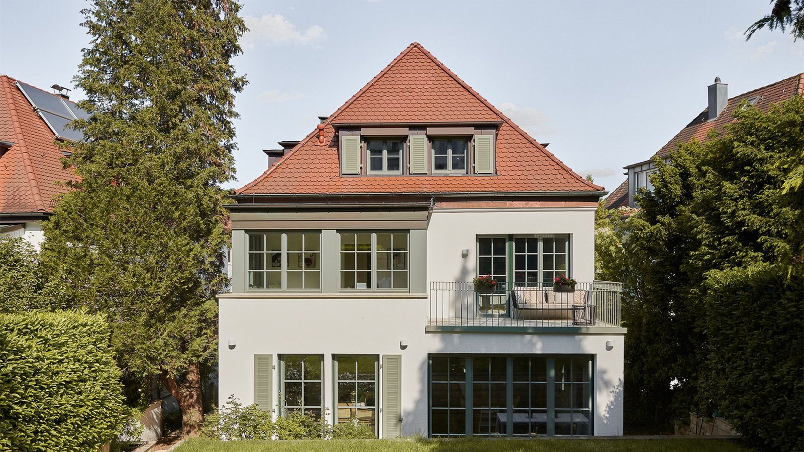 Harmonische Farbgebung: Umbau und Ertüchtigung eines Stuttgarter Kaffeemühlen-Hauses. Architekt: Simon Fehrle.Foto: Gregor Neschel
