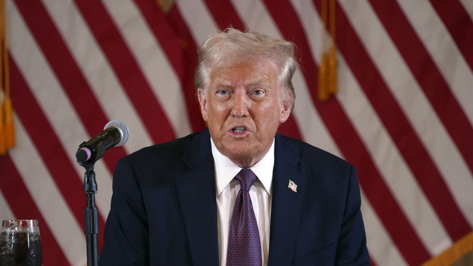 Der neue US-Präsident Donald Trump äußerte sich beim Weltwirtschaftsforum per Video-Botschaft. (Archivbild)Foto: dpa/Evan Vucci Der neue US-Präsident Donald Trump äußerte sich beim Weltwirtschaftsforum per Video-Botschaft. (Archivbild)Foto: dpa/Evan Vucci