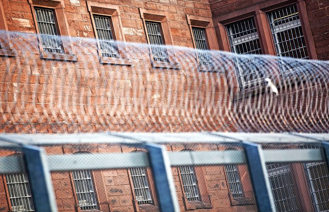 Eine betagte Frau soll wegen Subventionsbetrugs ins Gefängnis – nur in welches?<span class='image-autor'>Foto: dpa/Christoph Schmidt</span>