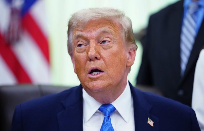 Trump droht mit neuen Angriffen.<span class='image-autor'>Foto: Julia Demaree Nikhinson/AP/dpa</span>