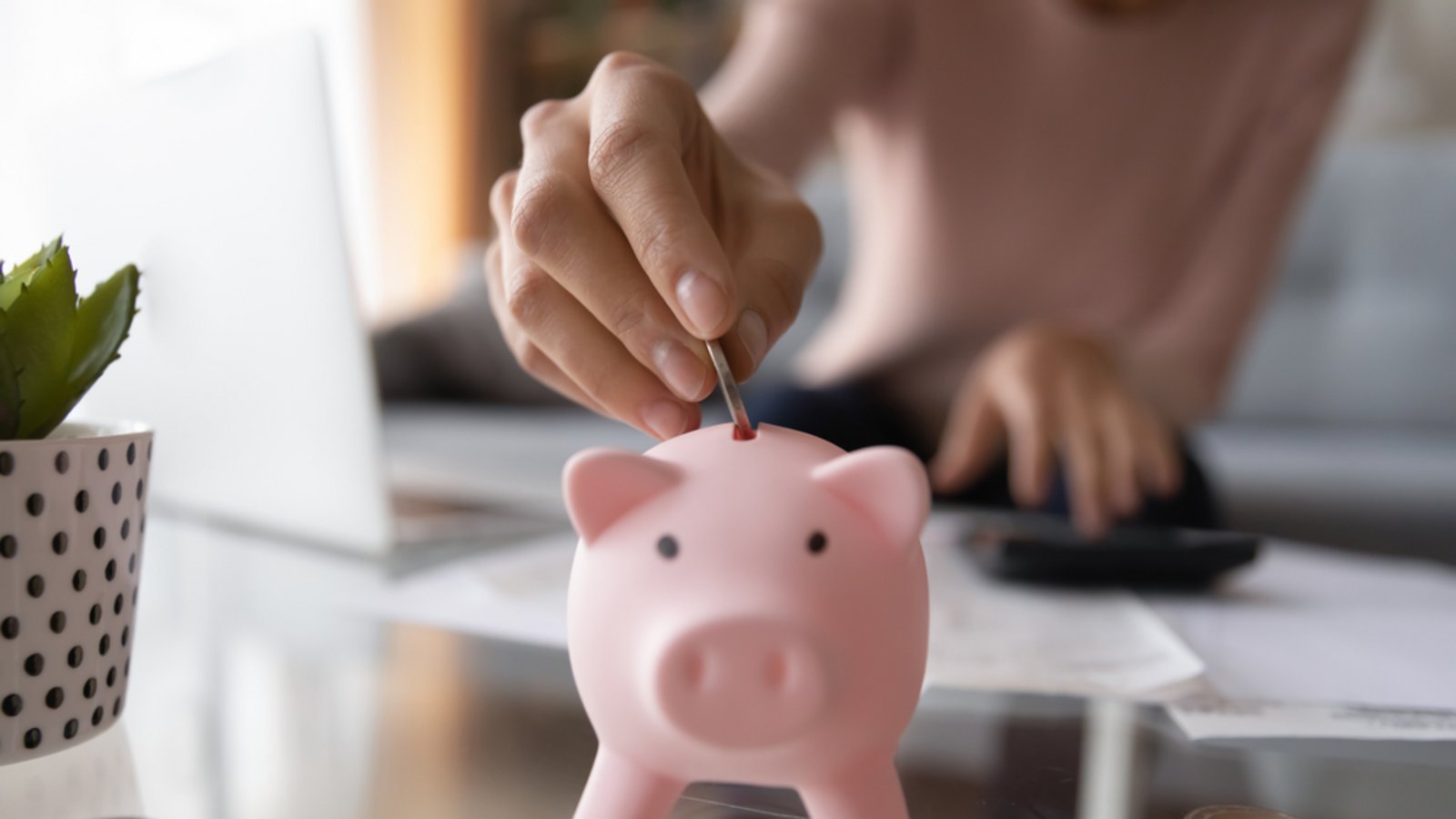 So erstellen Sie einen Plan, um Geld zu sparen.Foto: fizkes / shutterstock.com So erstellen Sie einen Plan, um Geld zu sparen.Foto: fizkes / shutterstock.com