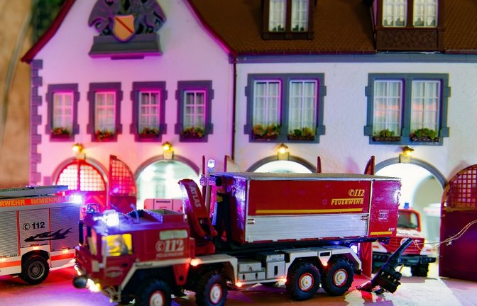 Besonders Miniaturmodelle von Feuerwehrfahrzeugen haben es dem langjährigen Feuerwehrmann Horlacher angetan.