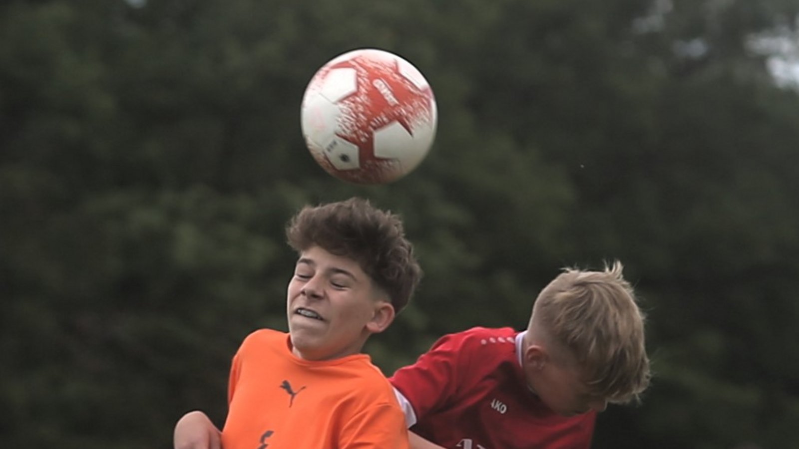 Bei der D-Jugend setzt sich der SV Iptingen (links) im Halbfinale gegen Gastgeber SG Platte durch (Bild) und gewinnt auch das Finale gegen den TSV Kleinsachsenheim. Foto: Küppers Bei der D-Jugend setzt sich der SV Iptingen (links) im Halbfinale gegen Gastgeber SG Platte durch (Bild) und gewinnt auch das Finale gegen den TSV Kleinsachsenheim. Foto: Küppers