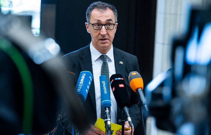 Cem Özdemir, Ministerpräsident von Baden-Württemberg, spricht im Bundesrat vor Medienvertretern. (Archivbild)<span class='image-autor'>Christophe Gateau/dpa</span>