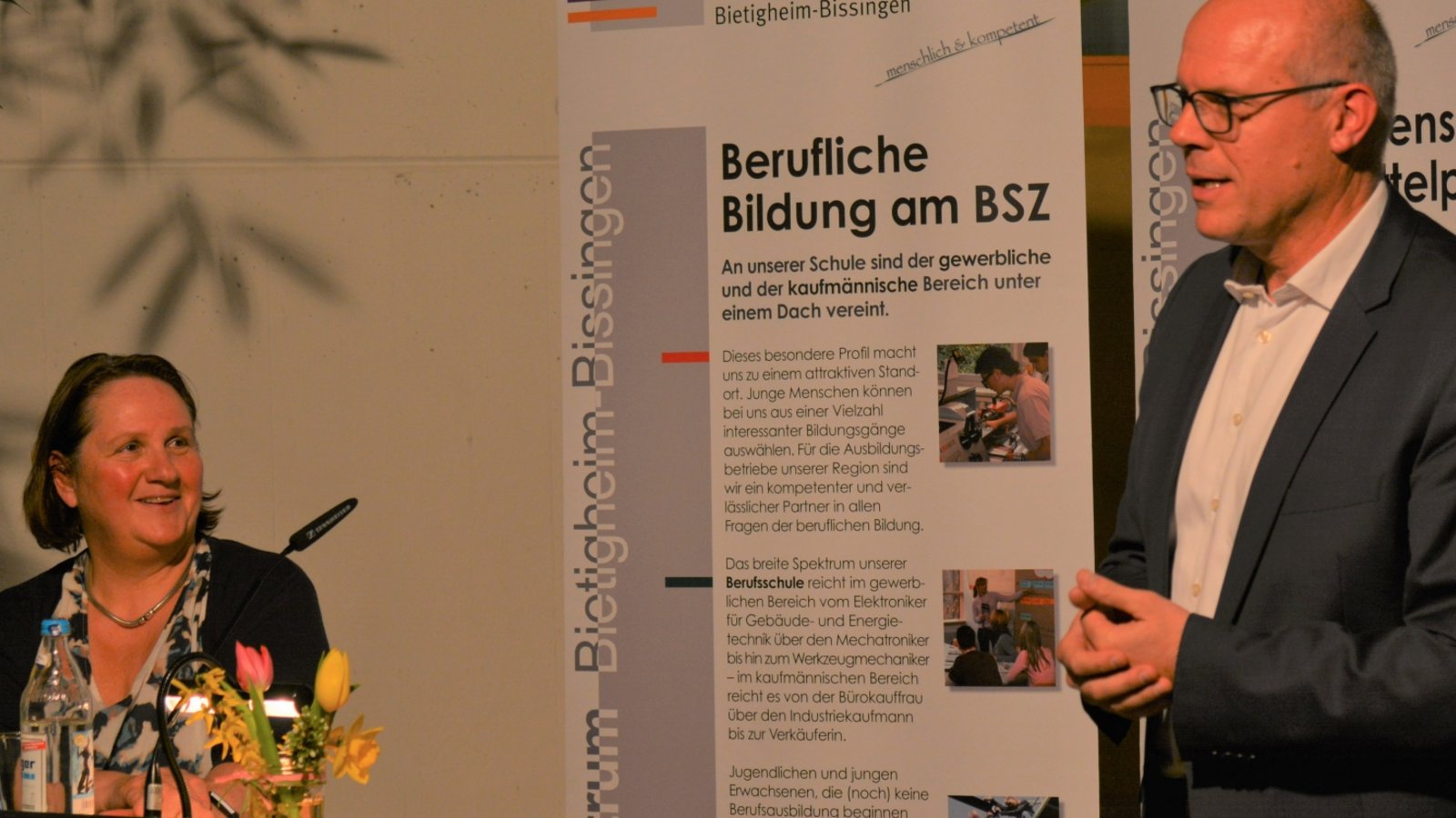 Ministerin Theresa Schopper und Schulleiter Stefan Ranzinger. Foto: p