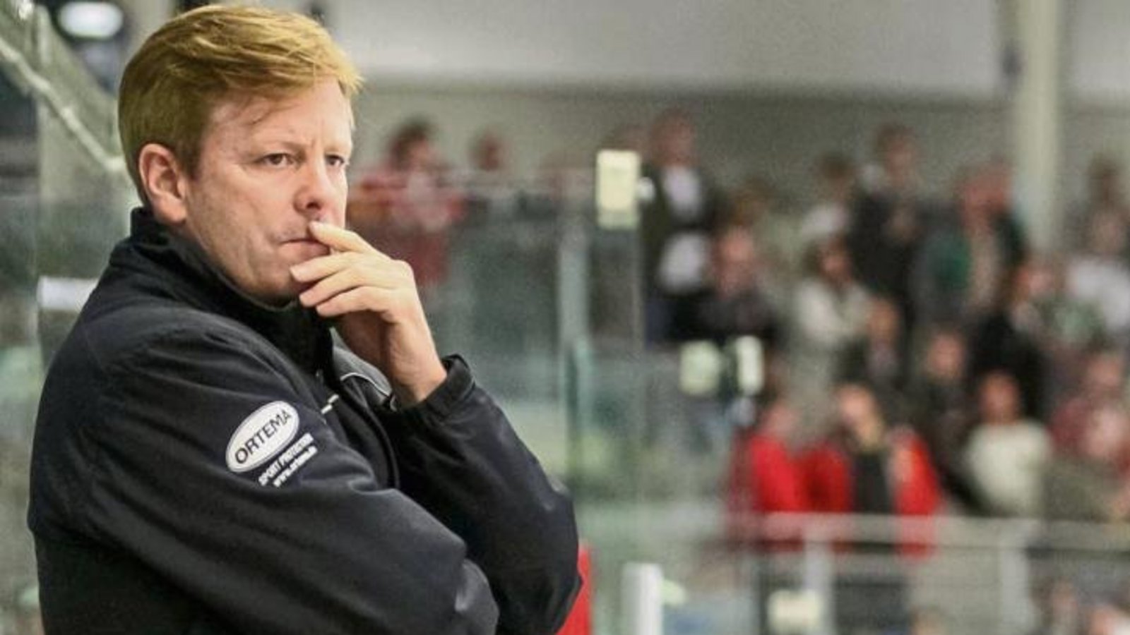 Für Steelers-Trainer Kevin Gaudet gibt es zurzeit eigentlich wenig zu grübeln. Die Bietigheimer führen mit 14 Punkten Vorsprung die Tabelle der Deutschen Eishockey Liga (DEL) 2 an. Foto: Simecek