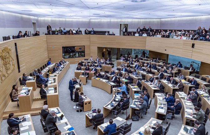 Der Landtag von Baden-Württemberg, fürchten manche, könnte nach 2026 auf mehr als 200 Abgeordnete anwachsen.<span class='image-autor'>Foto: IMAGO/Arnulf Hettrich/IMAGO/Arnulf Hettrich</span>
