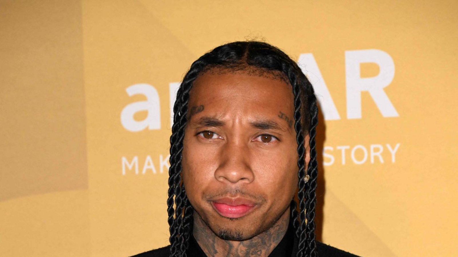 Ganz in schwarz zeigte sich Rapper Tyga.Foto: AFP/ROBYN BECK Ganz in schwarz zeigte sich Rapper Tyga.Foto: AFP/ROBYN BECK