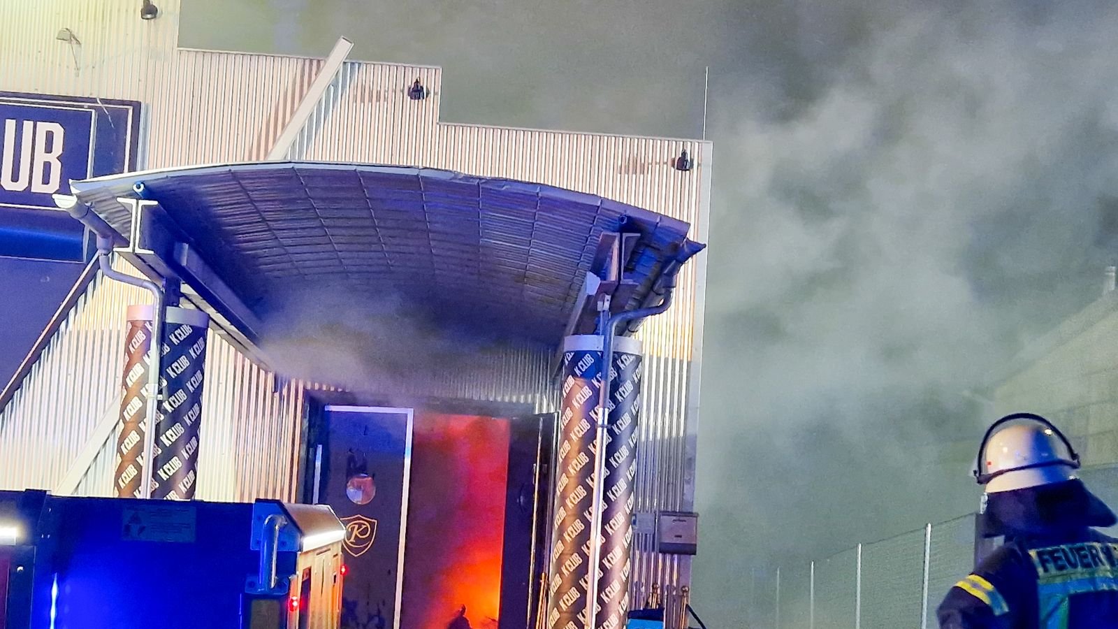 Die Feuerwehr im Einsatz in der Kehler Disco.Foto: Einsatz Report 24