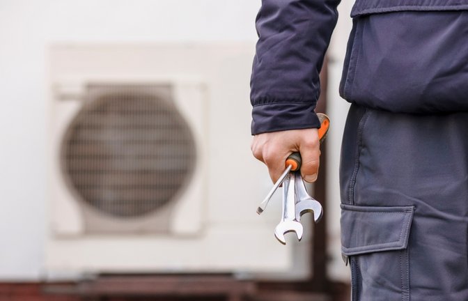 Union und SPD planen Änderungen am Heizungsgesetz. Was sich beim GEG konkret ändern könnte und welche Kritik es gibt, lesen Sie hier im Überblick.<span class='image-autor'>Foto: Mariana Serdynska / Shutterstock.com</span>