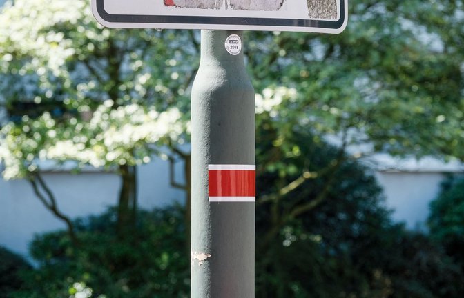 Innerorts sind manche Straßenlaternen mit einem Laternenring versehen.<span class='image-autor'>Foto: IMAGO/Michael Gstettenbauer</span>