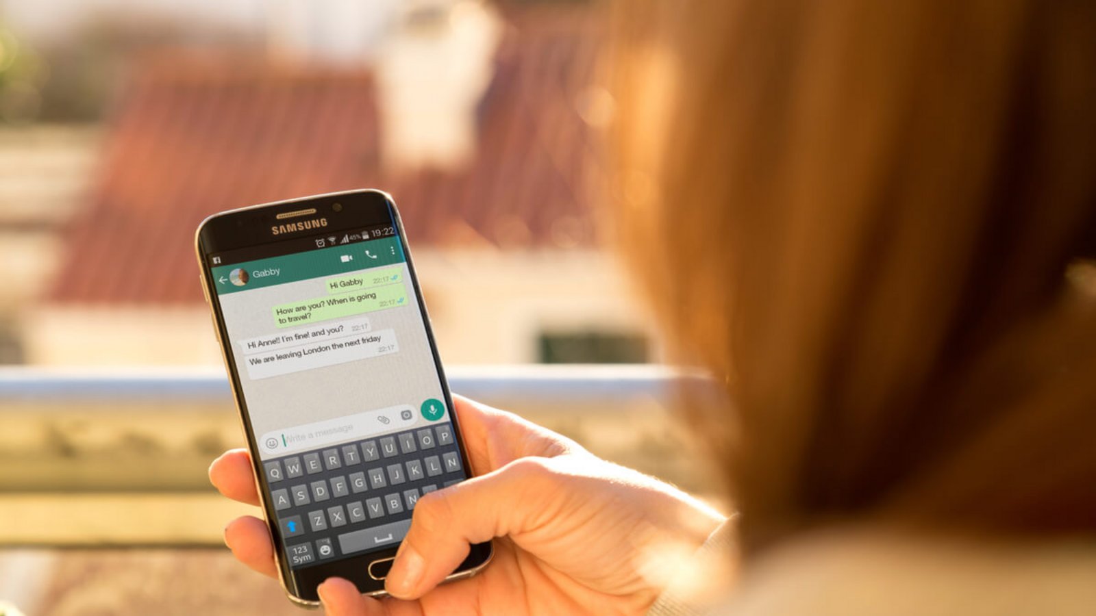 Hier erfahren Sie, wie Sie Texte auf WhatsApp fett, kursiv und durchgestrichen schreiben können. So formatieren Sie WhatsApp-Texte.Foto: Alex Photo Stock / Shutterstock.com Hier erfahren Sie, wie Sie Texte auf WhatsApp fett, kursiv und durchgestrichen schreiben können. So formatieren Sie WhatsApp-Texte.Foto: Alex Photo Stock / Shutterstock.com