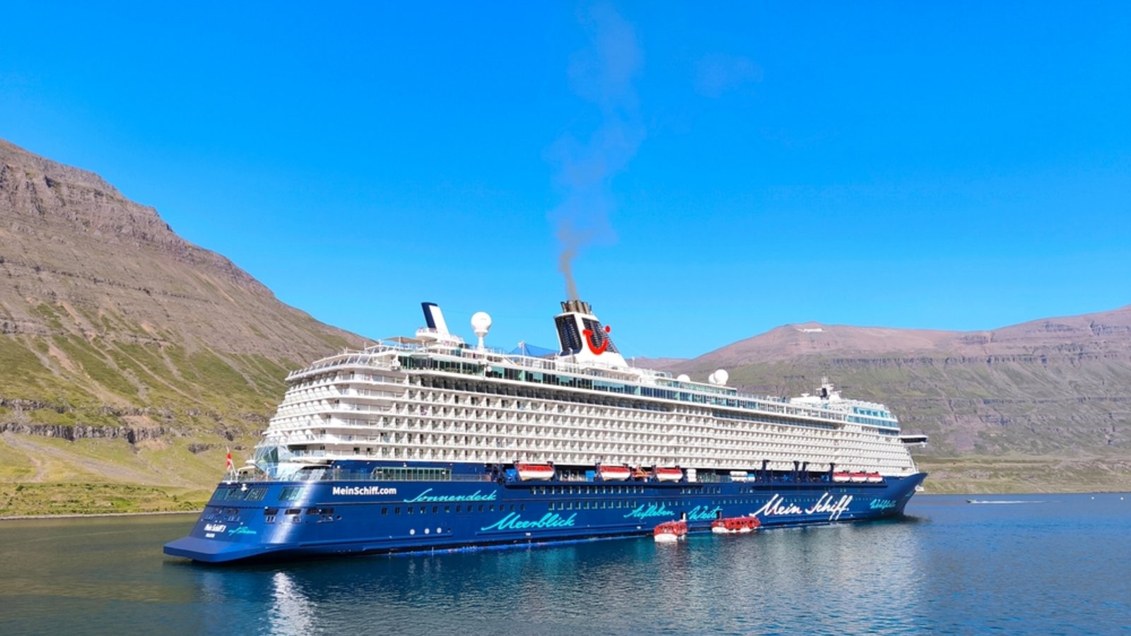 Auf der Reise der Mein Schiff 3 lief plötzlich nicht alles nach Plan. Warum Amsterdam ausfiel und welcher seltene Stopp die Passagiere überraschte.Foto: Toni Arsovski / Shutterstock.com Auf der Reise der Mein Schiff 3 lief plötzlich nicht alles nach Plan. Warum Amsterdam ausfiel und welcher seltene Stopp die Passagiere überraschte.Foto: Toni Arsovski / Shutterstock.com