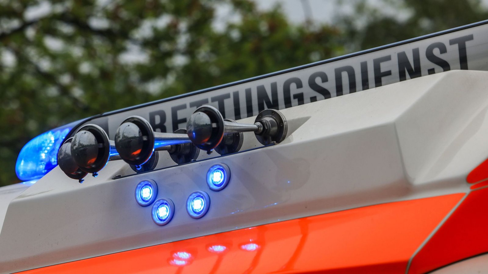 Für den Radfahrer kam jede Hilfe zu spät. (Symbolbild)Foto: dpa/Oliver Berg Für den Radfahrer kam jede Hilfe zu spät. (Symbolbild)Foto: dpa/Oliver Berg