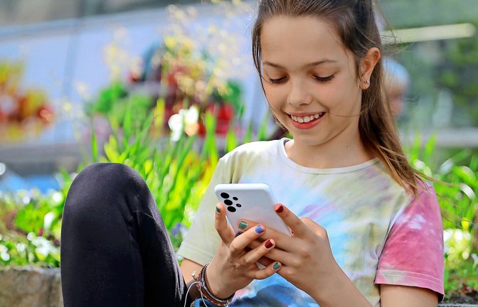 Das Internet wird mittlerweile von Tech-Plattformen wie Google oder Meta dominiert – und vor allem jüngere Menschen nutzen deren Apps, beispielsweise Instagram.<span class='image-autor'>Foto: dpa/Mascha Brichta</span>