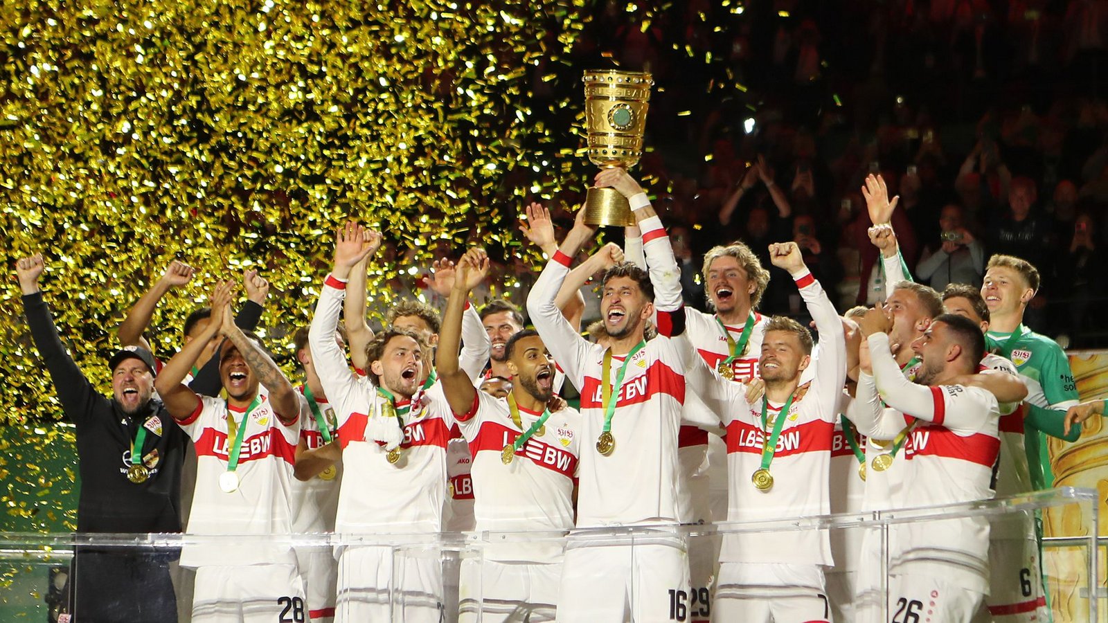 Das VfB-Team, das im Mai 2025 in Berlin den DFB-Pokal gewonnen hat.Foto: Pressefoto Baumann Das VfB-Team, das im Mai 2025 in Berlin den DFB-Pokal gewonnen hat.Foto: Pressefoto Baumann