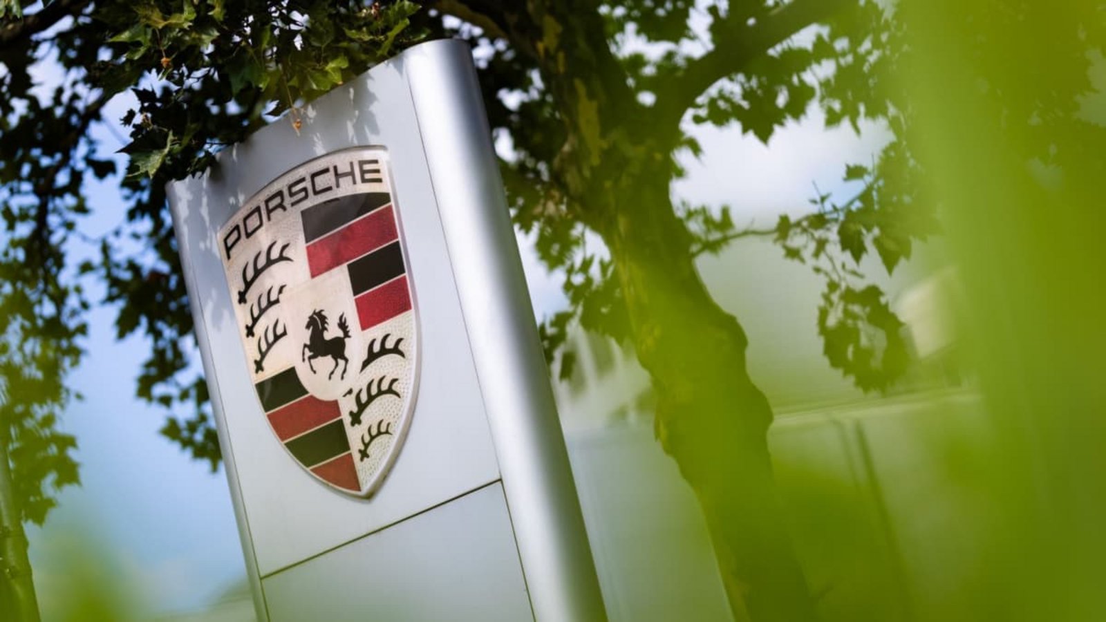 Am Porsche-Stammwerk Zuffenhausen sollen die Jobs bis Ende 2035 gesichert werden.Christoph Schmidt/dpa