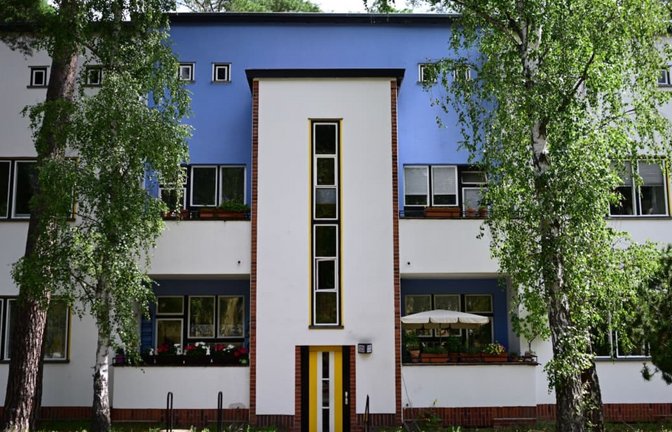 Ausgezeichnet: die Waldsiedlung in Berlin-Zehlendorf, wegen ihrer farbenfrohen Fassadenanstriche auch „Papageiensiedlung“ genannt.<span class='image-autor'>Sebastian Gollnow/dpa</span>