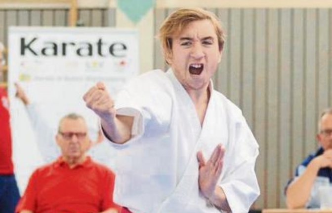 Albert Lesic überzeugt mit der höchsten Goju-Ryu-Kata Super impei. Foto: Fotomoment