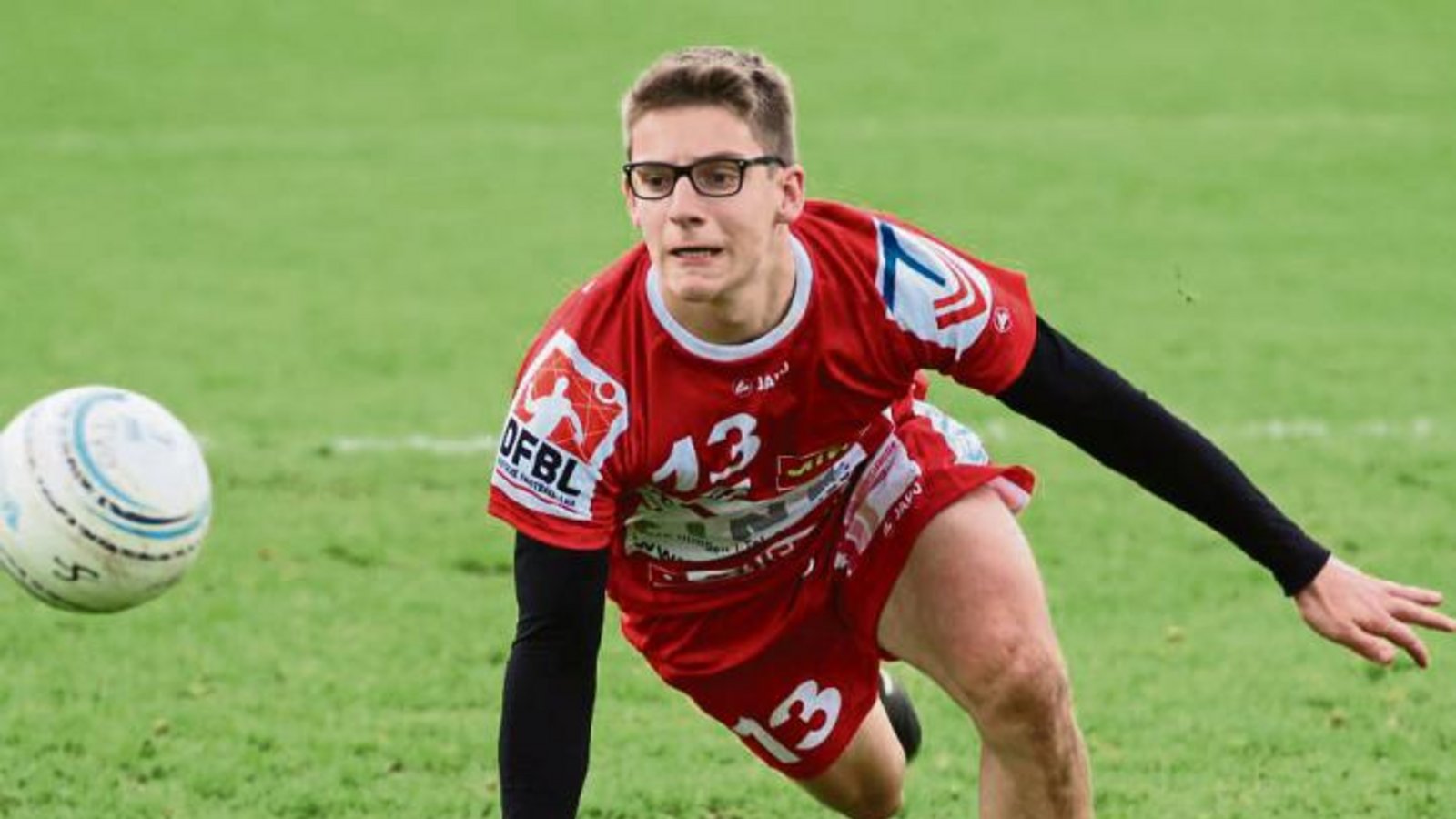 Machte als Zweitangreifer, aber auch in der Abwehr eine gute Figur: Jakob Kilpper. Trainer Marco Lochmahr lobte die Nachwuchsspieler: „Es fällt kaum noch auf, wer ein junger und wer ein erfahrener Spieler in der Bundesligamannschaft ist.“  Foto: Nachreiner