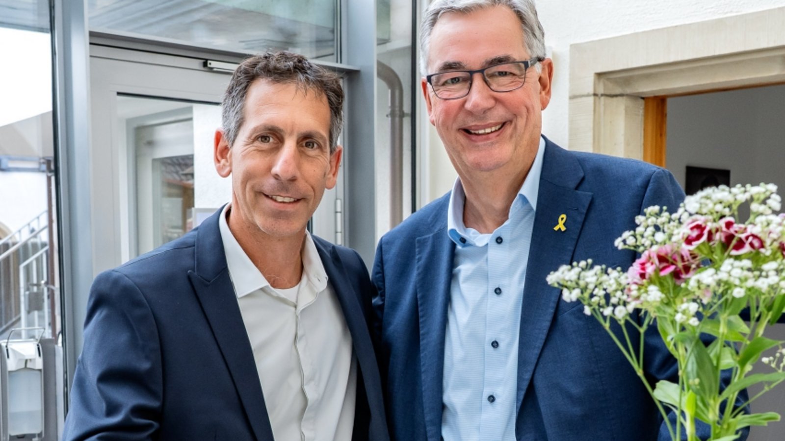 Landrat Dietmar Allgaier (rechts) empfängt Asaf Langleben, den neuen Vorsitzenden des Regionalrats Oberes Galiläa. Foto: Landratsamt