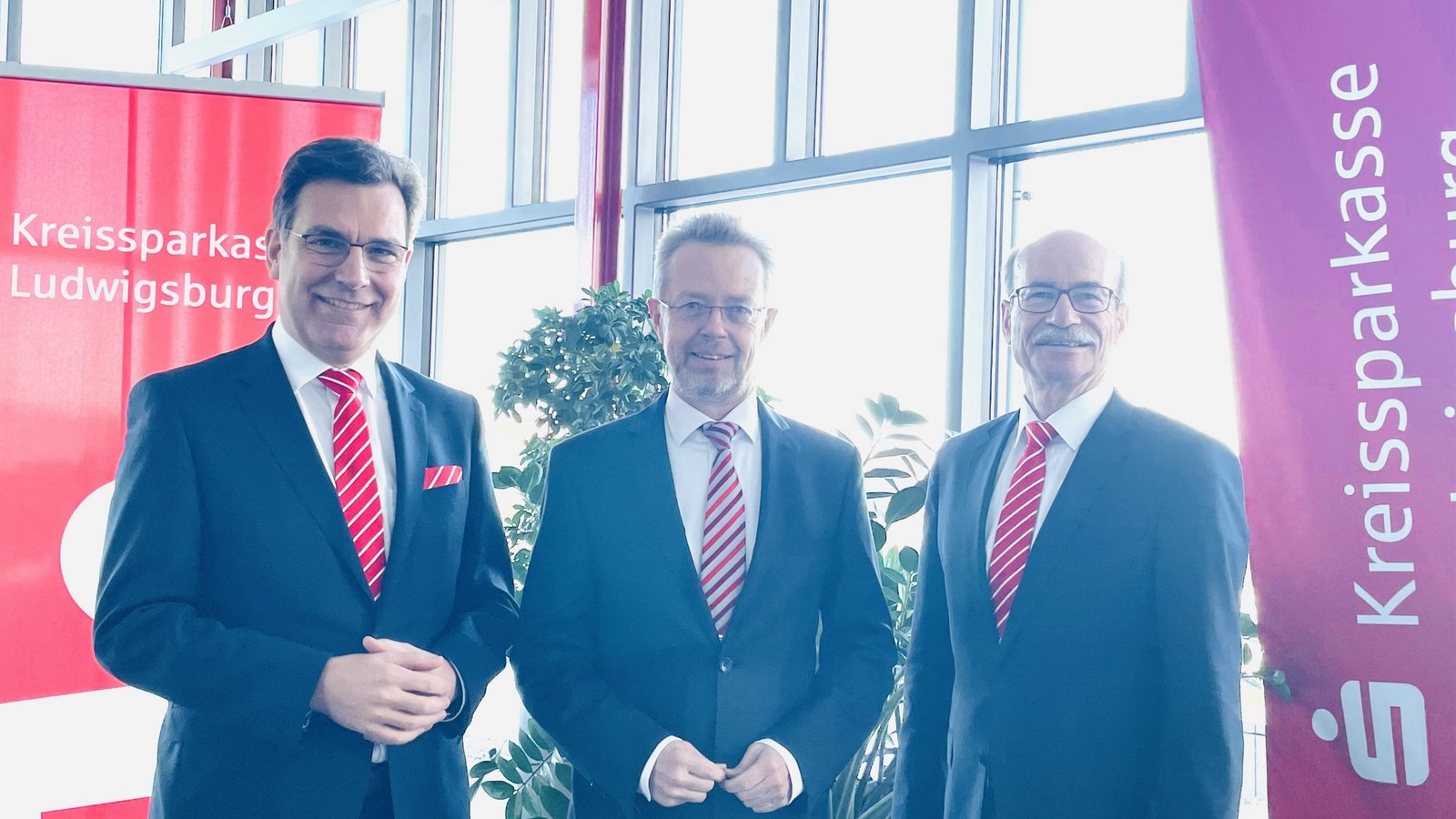 Thomas Raab, KSK-Vorstandsvorsitzender Dr. Heinz-Werner Schulte und Dieter Wizemann (von links) zogen Bilanz.  Foto: Stogios