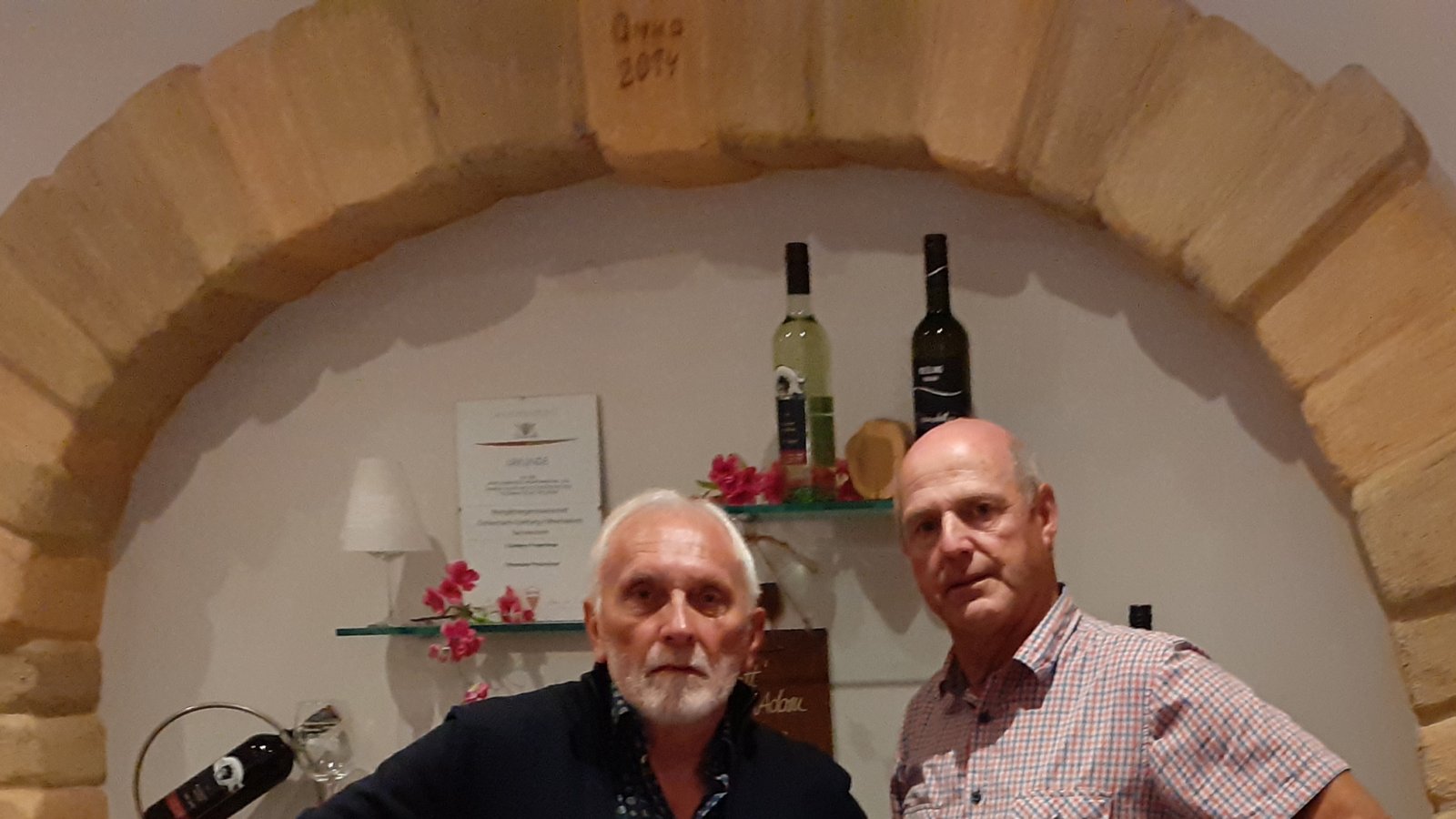 Aufsichtsratsvorsitzender Friedbert Hummel (links) und Vorstand Helmut Stierle haben der Auflösung der Weingärtnergenossenschaft zugestimmt.  Foto: Glemser