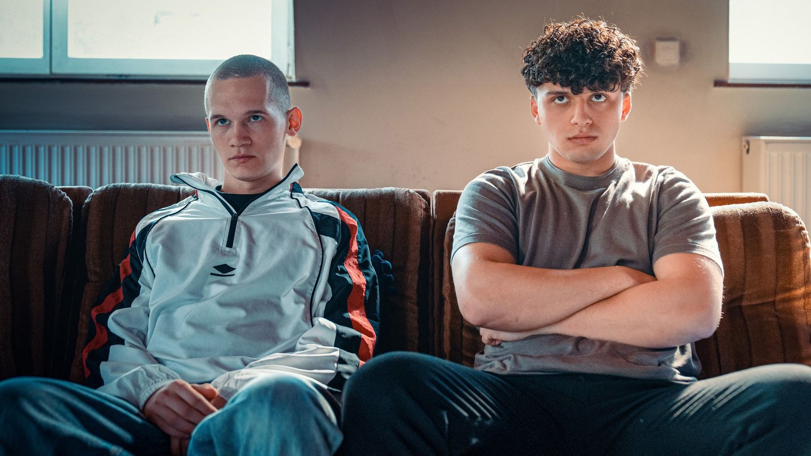 Tristan Witzel (Rolle: Leon Prammer, li.), Renas Hussin (Rolle: Mo Mohammed Essa).Foto: ORF/Petro Domenigg