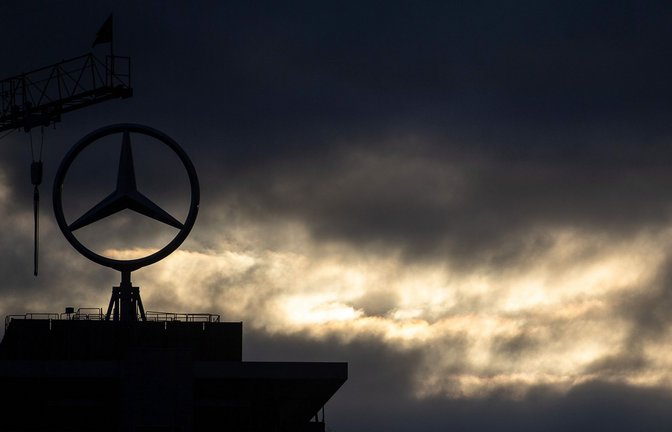 Kursverluste wegen des Dieselskandals: Prozessauftakt gegen Mercedes in Stuttgart.<span class='image-autor'>Foto: Sebastian Gollnow/dpa</span>