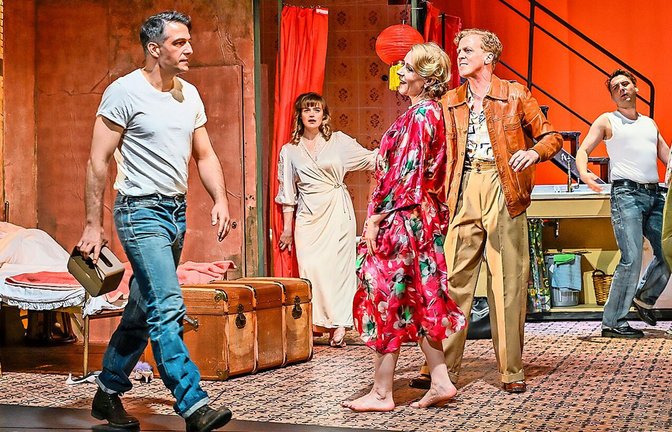 Die Hauptdarstellenden: Max Hemmersdorfer, Sheila Bluhm, Natalie O’Hara und Marius Hubel (v.l.)<span class='image-autor'>Foto: Tobias Metz</span>