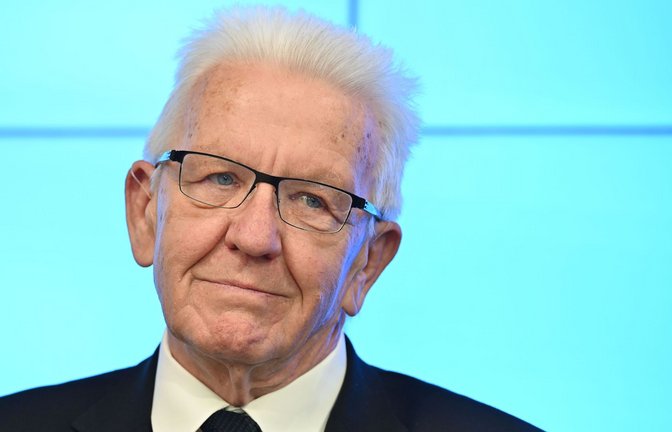 Mit sichtlicher Rührung verabschiedet Ministerpräsident Winfried Kretschmann sich von der Landespresse.<span class='image-autor'>Foto: Katharina Kausche/dpa</span>