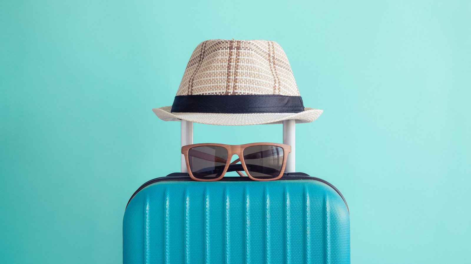 Alkohol im Flugzeug mitnehmen: Unter welchen Umständen ist das möglich?Foto: zoff / shutterstock.com