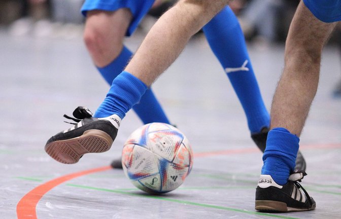 Bei einem Freizeitturnier gerieten zwei Teams und mehrere Zuschauern in Streit. (Symbolfoto)<span class='image-autor'>Foto: IMAGO/Hanno Bode</span>
