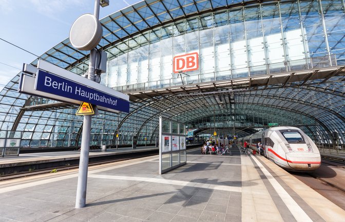 Mit dem 49-Euro-Ticket kommen Sie auch nach Berlin.<span class='image-autor'>Foto: Markus Mainka / shutterstock.com</span>