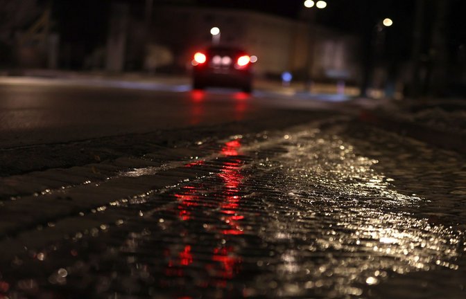 Glatteis hatte auf der A8 verheerende Folgen (Symbolbild).<span class='image-autor'>Foto: dpa/Karl-Josef Hildenbrand</span>