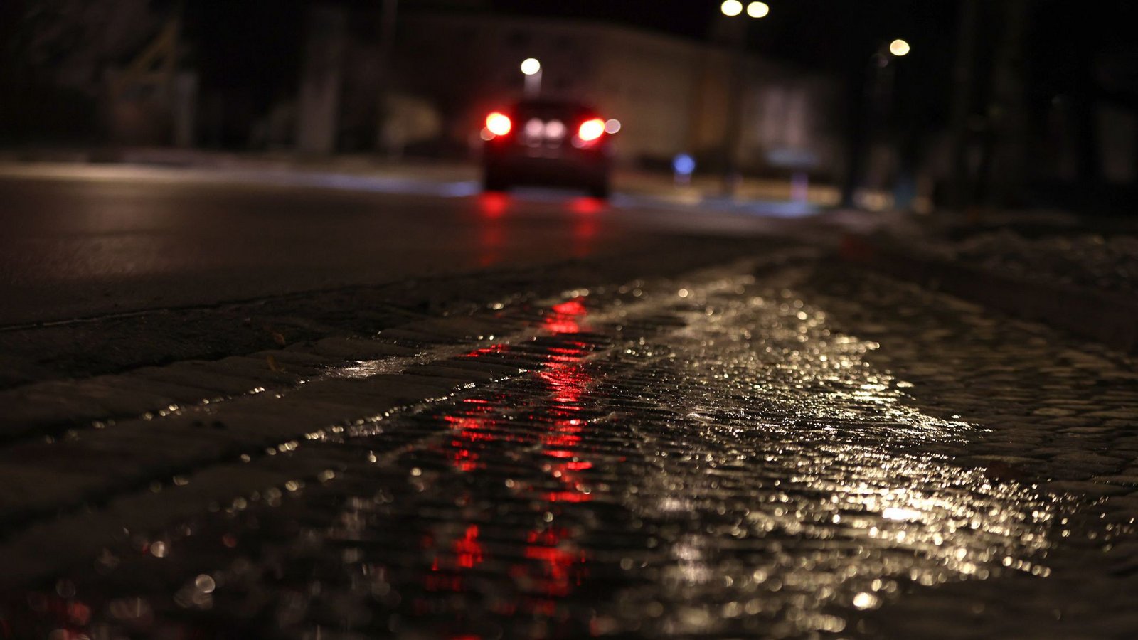 Glatteis hatte auf der A8 verheerende Folgen (Symbolbild).Foto: dpa/Karl-Josef Hildenbrand
