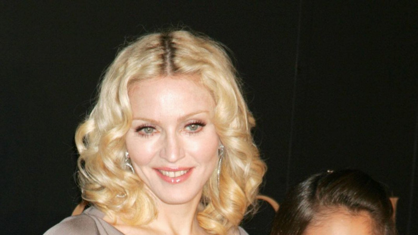 Wie es ist, die Tochter von einem absoluten Superstar zu sein? Ihre Mutter Madonna sei “ein Kontrollfreak“, sagte Lourdes vor ein paar Jahren in einem Interview.Foto: IMAGO / ZUMA Wire