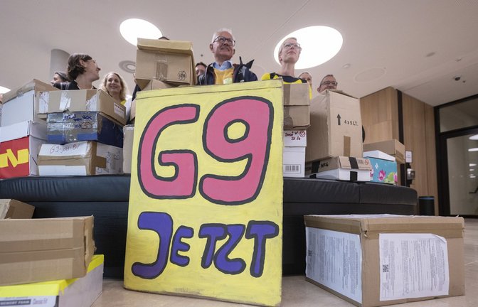 Die Elterninitiative will nach dem Volksantrag ein Volksbegehren zum neunjährigen Gymnasium durchsetzen.<span class='image-autor'>Foto: dpa/Marijan Murat</span>