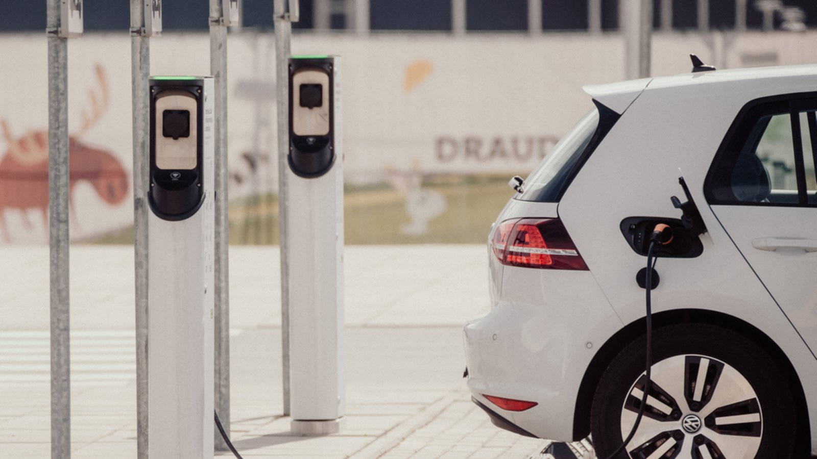 Es soll wieder eine E-Auto-Förderung geben.Foto: Gints Ivuskans / shutterstock.com
