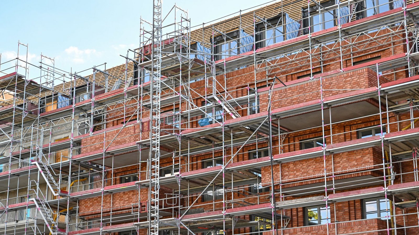 Die Mittel für die Wohnraumförderung sind ausgeschöpft. Vor allem kommunale Unternehmen schauen in die Röhre.Foto: dpa/Patrick Pleul Die Mittel für die Wohnraumförderung sind ausgeschöpft. Vor allem kommunale Unternehmen schauen in die Röhre.Foto: dpa/Patrick Pleul