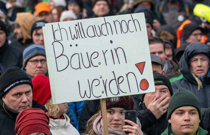 Zukunftsängste: Bauern auf einer Demo<span class='image-autor'>Foto: dpa/Monika Skolimowska</span>