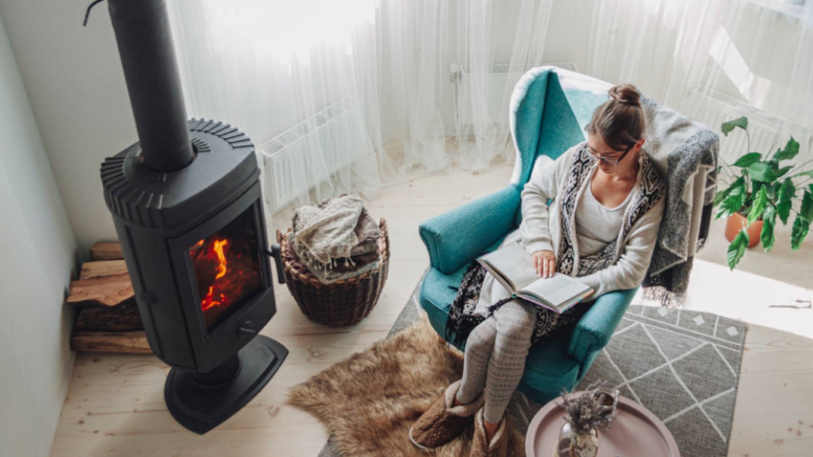 Was Sie wissen sollten, wenn Sie den Kamin mit Kohle heizen, erfahren Sie hier.Foto: Perfectlab / Shutterstock.com Was Sie wissen sollten, wenn Sie den Kamin mit Kohle heizen, erfahren Sie hier.Foto: Perfectlab / Shutterstock.com